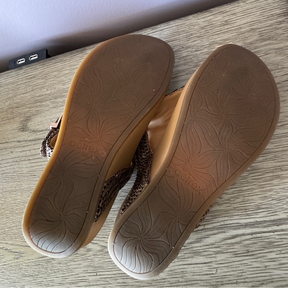 Aetrex Kate Thong Wedge Sandals Brown Woven - Picture 11 of 12
